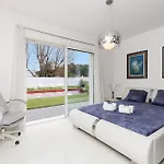 Californienne D'exception Avec Piscine Rouge A וילה אנטיב