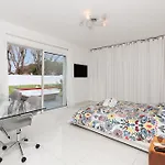 Californienne D'exception Avec Piscine Rouge A אנטיב
